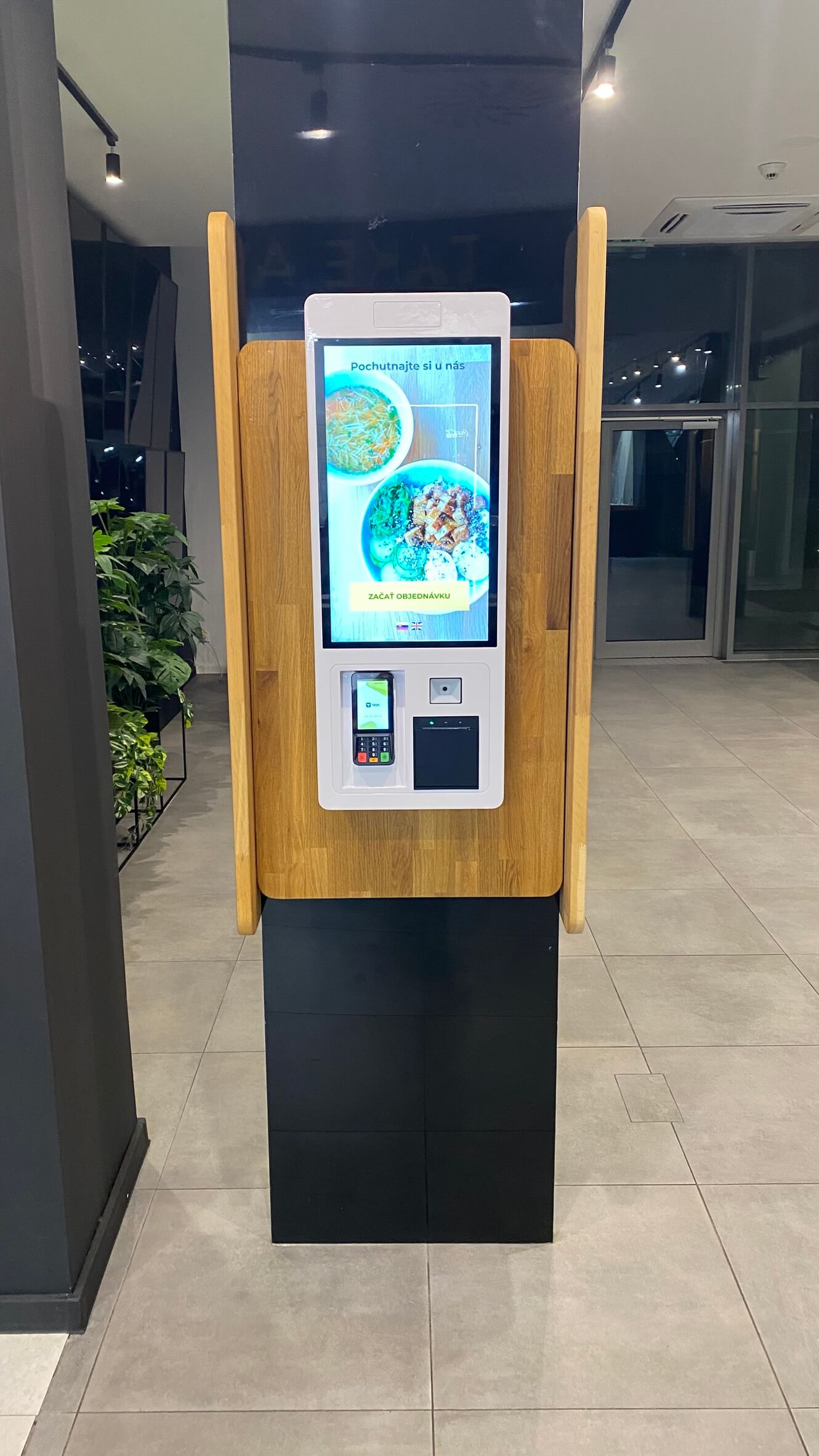 Kiosk Datavision — Lokal u nas